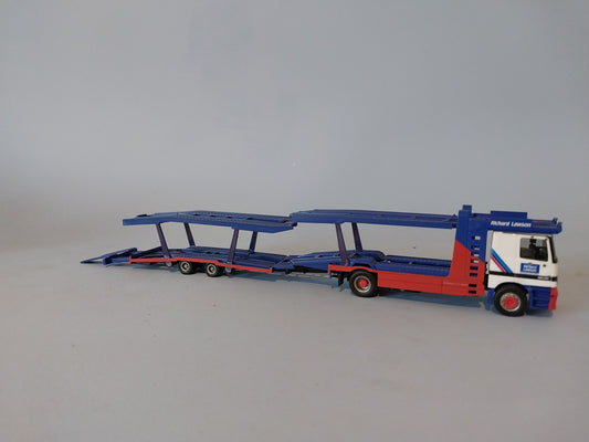 Vehicle carrier truck. HO Herpa