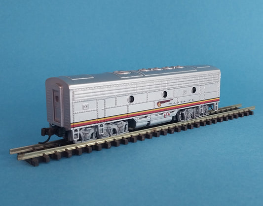 Bachmann Santa Fe N scale F7B Diesel locomotive