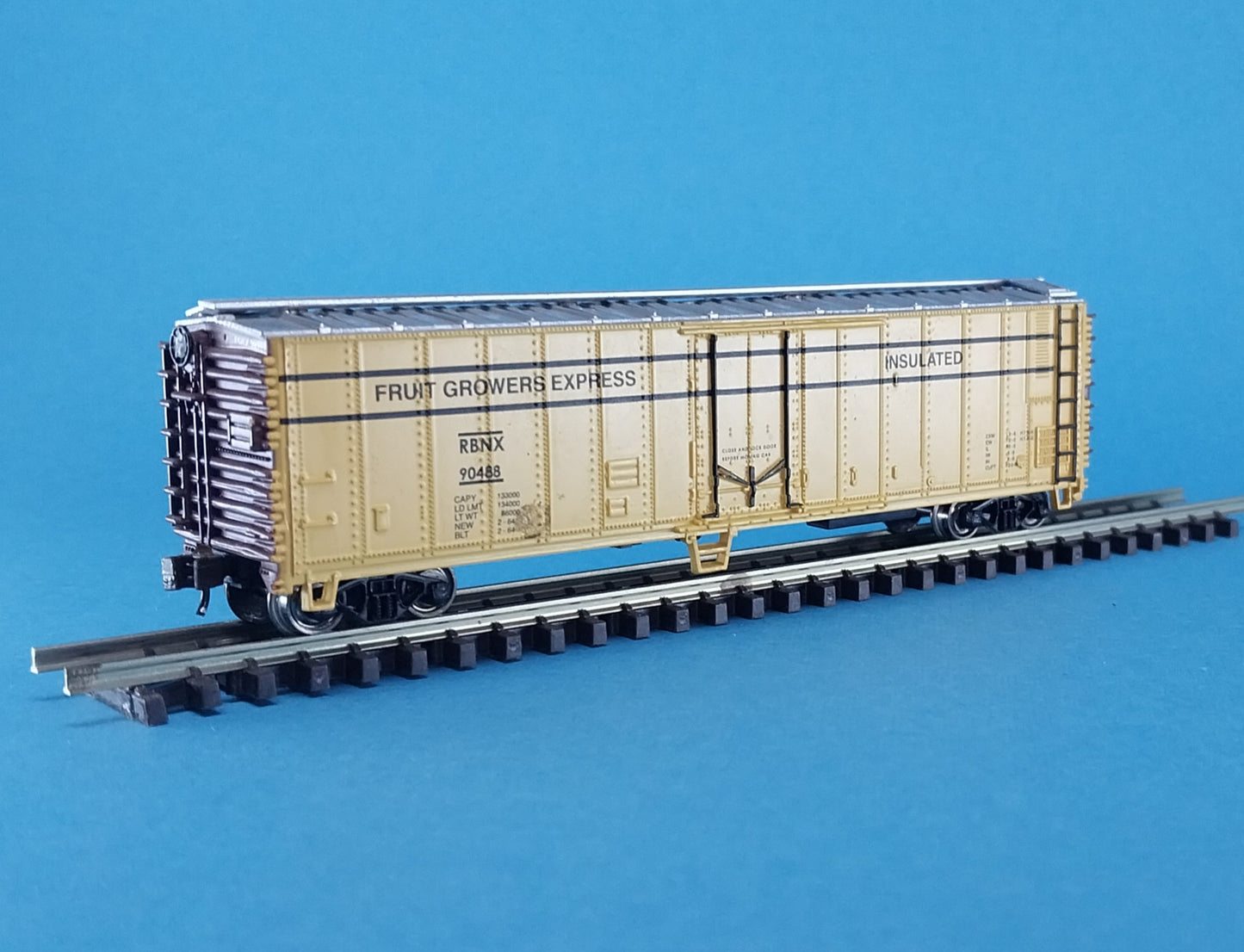 Bachmann N Scale Steel Reefer Item 17953