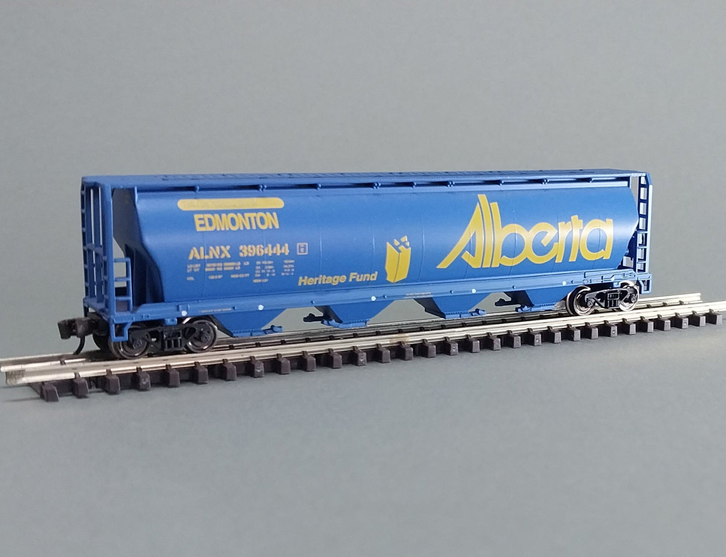 Bachmann N Scale Grain Hopper Item 19155 d