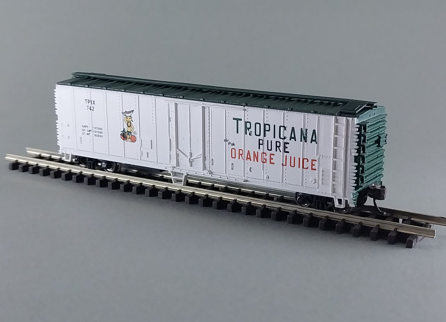 Bachmann N Scale Box car Item 17954 a